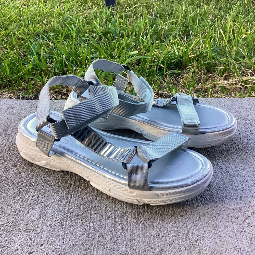 H2K Sandals